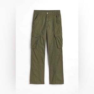 Khaki Cargo Low Waisted Pants